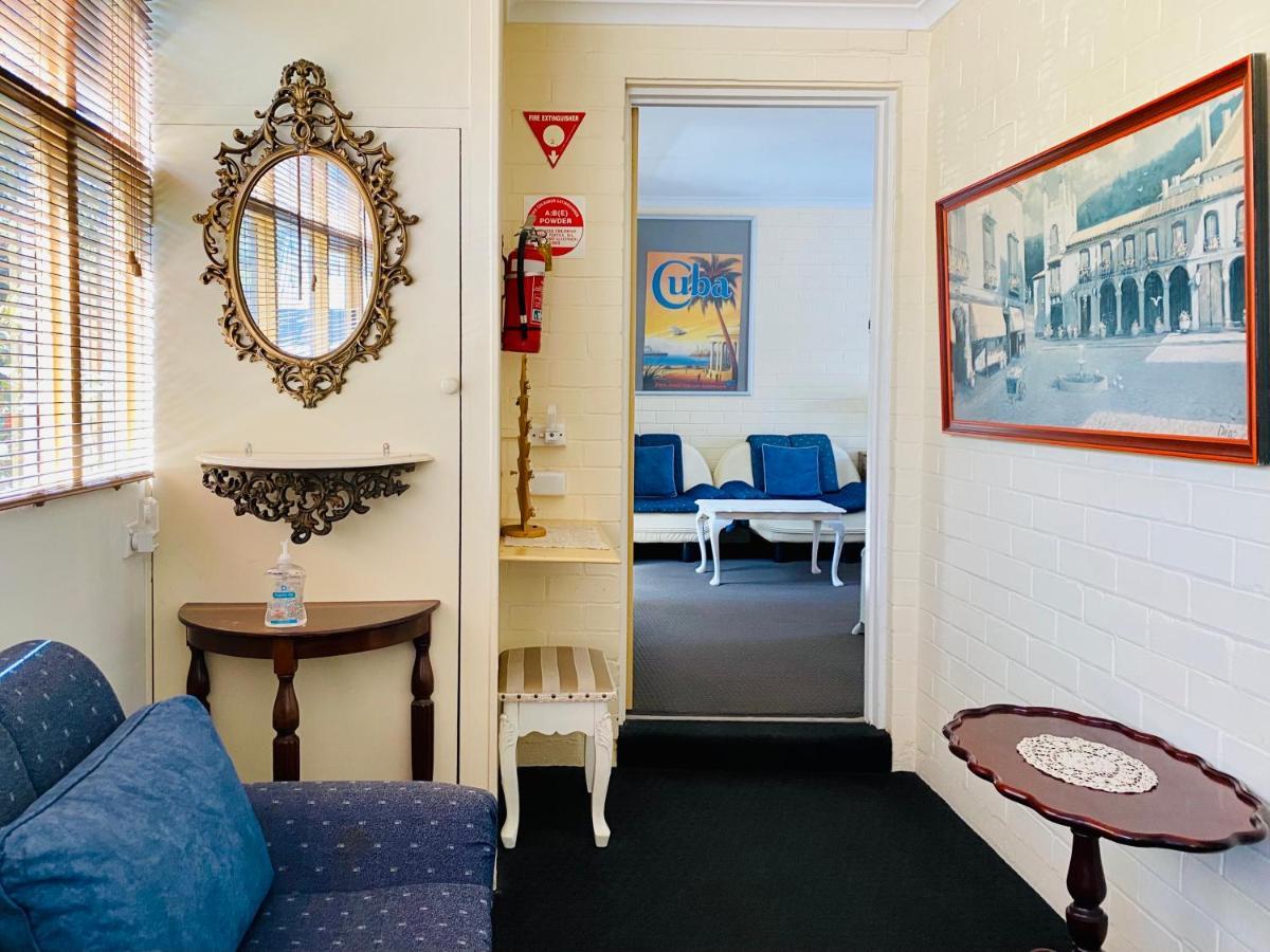 The Mews Motel Λόντσεστον Εξωτερικό φωτογραφία