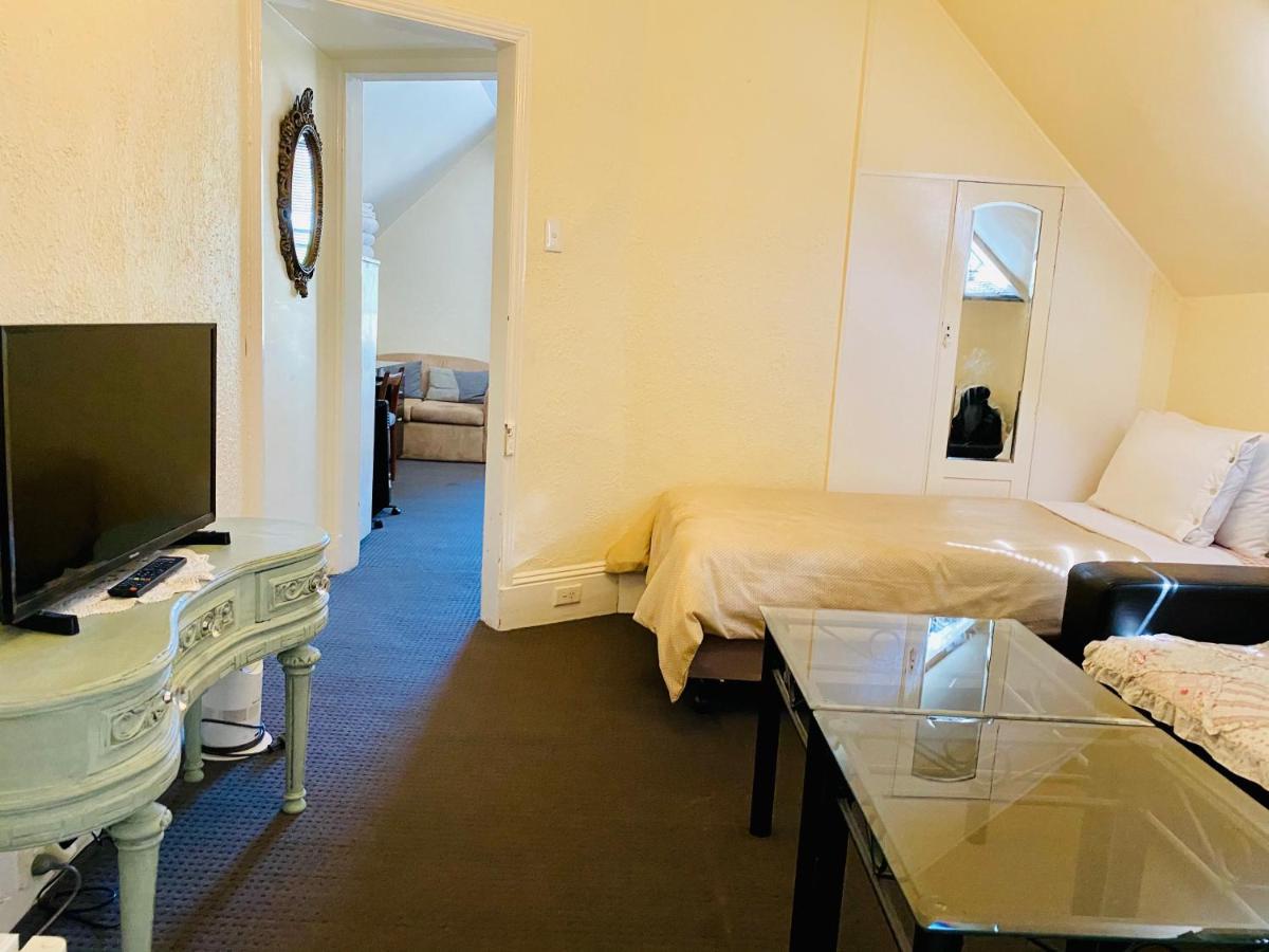 The Mews Motel Λόντσεστον Εξωτερικό φωτογραφία
