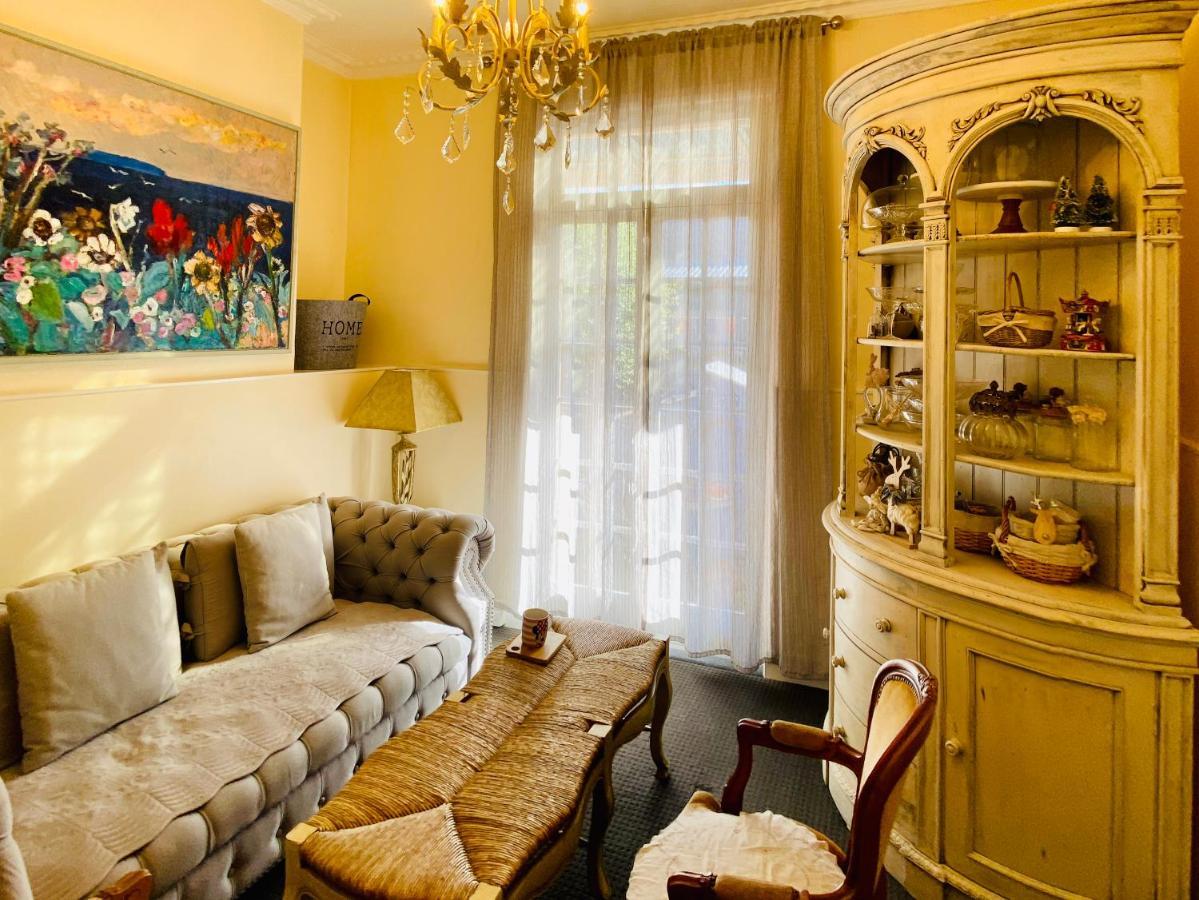 The Mews Motel Λόντσεστον Εξωτερικό φωτογραφία
