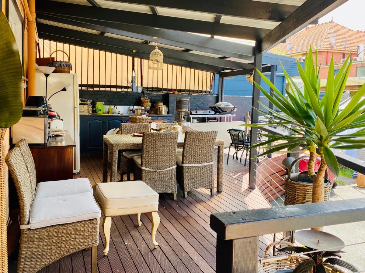 The Mews Motel Λόντσεστον Εξωτερικό φωτογραφία
