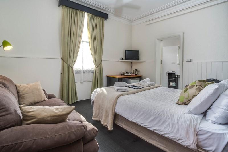 The Mews Motel Λόντσεστον Εξωτερικό φωτογραφία